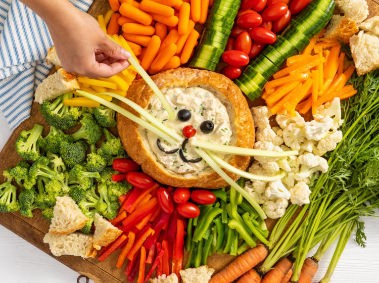 CHICKEN ALFREDO DIP IN A BUNNY BREAD BOWL