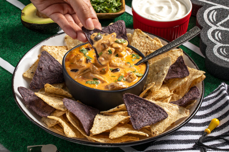 Slow Cooker Chicken Nacho Dip