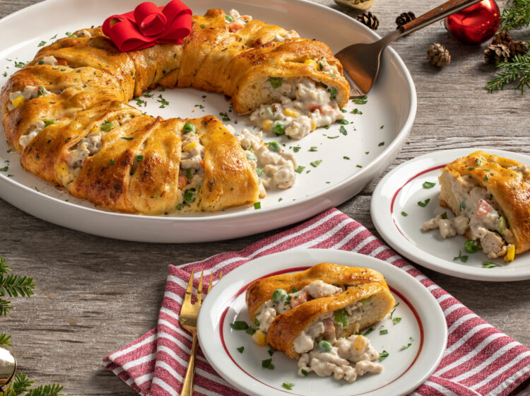 Chicken Pot Pie Crescent Wreath